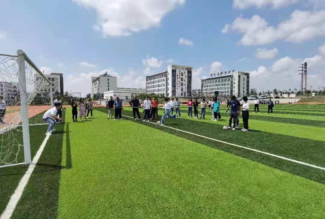 足球3.jpg 足球3.jpg