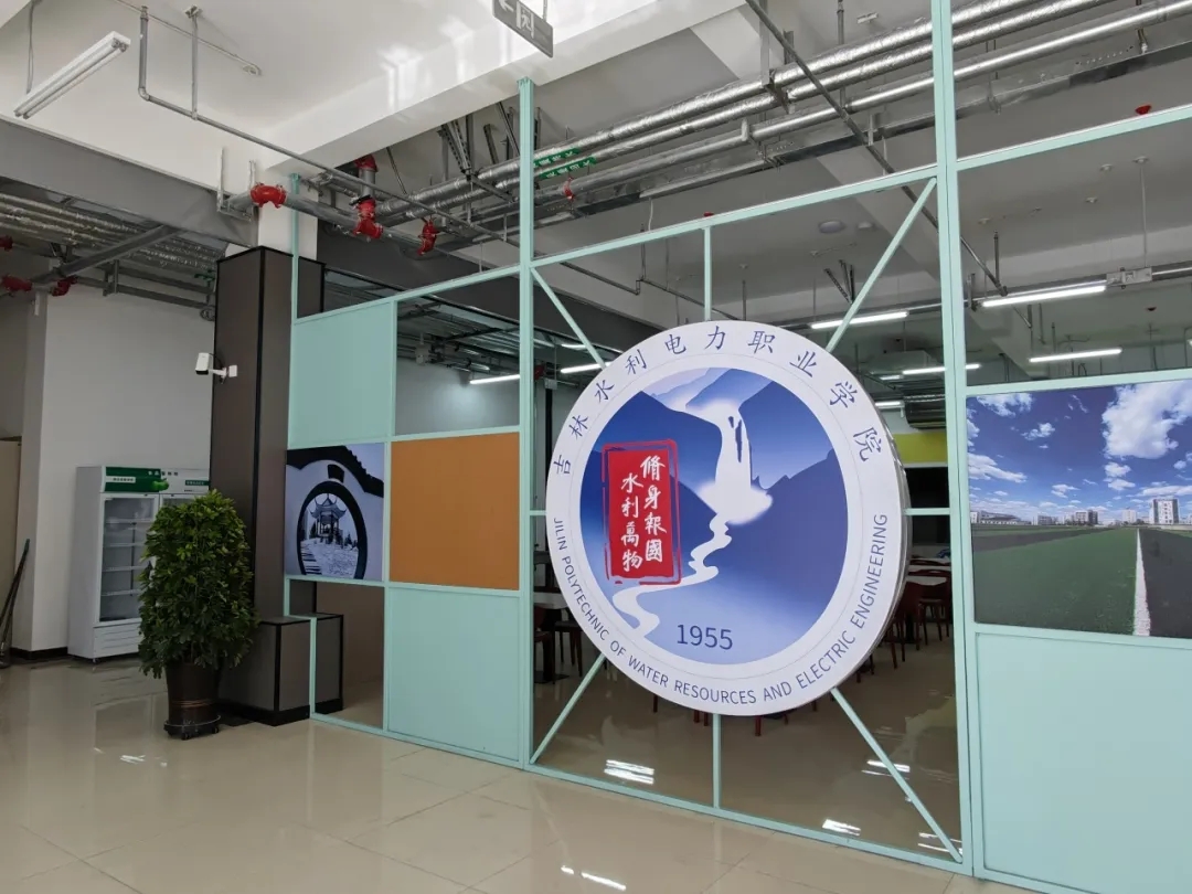 640.webp (17).jpg 640.webp (17).jpg